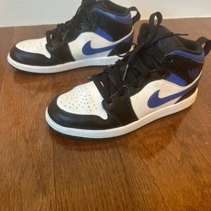Air Jordan 1 Mid 
Racer Blue/Black/White
3 youth